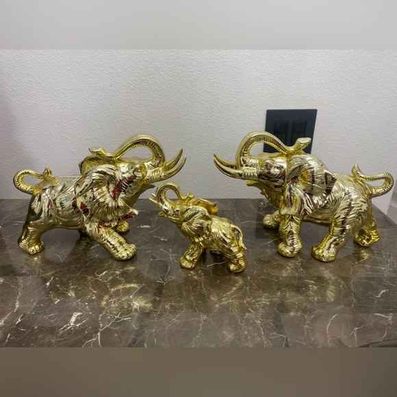 Gold Elephant Figures (Set of 3) - Picture 12 of 15